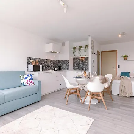 New Studio 2 Minutes Walking From The * 미들케르케